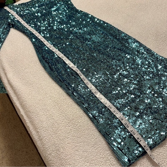Dress the Population Emery Dress Ice Blue Sequin Long Sleeve Metallic Cocktail - Picture 10 of 17